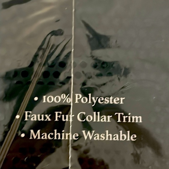 Dogs Plush Wrap Red Deep Pockets Oversized Pockets NEW ! DOGS - Picture 8 of 12